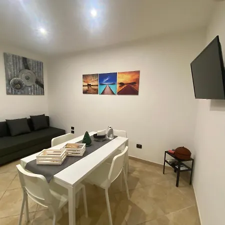 Elly's House