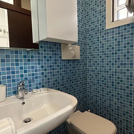 Elly's House Будинок відпочинку *