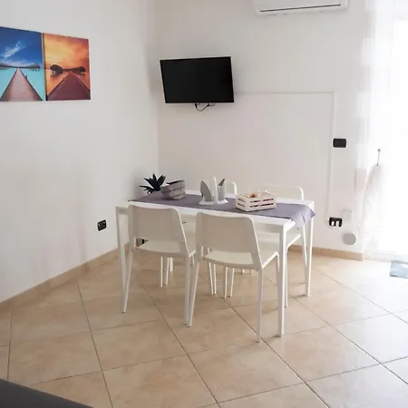 Будинок відпочинку Elly's House Барі